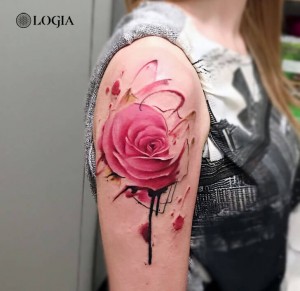 tatuaje-flor-hombro-logiabarcelona-giuliadelbianco 